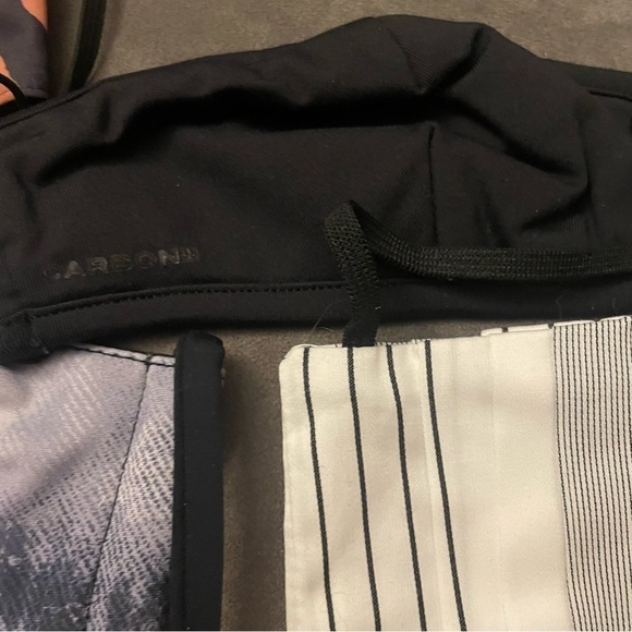 Mask bundle - Onzie, Karen Kane and Carbon 38 - Picture 6 of 8